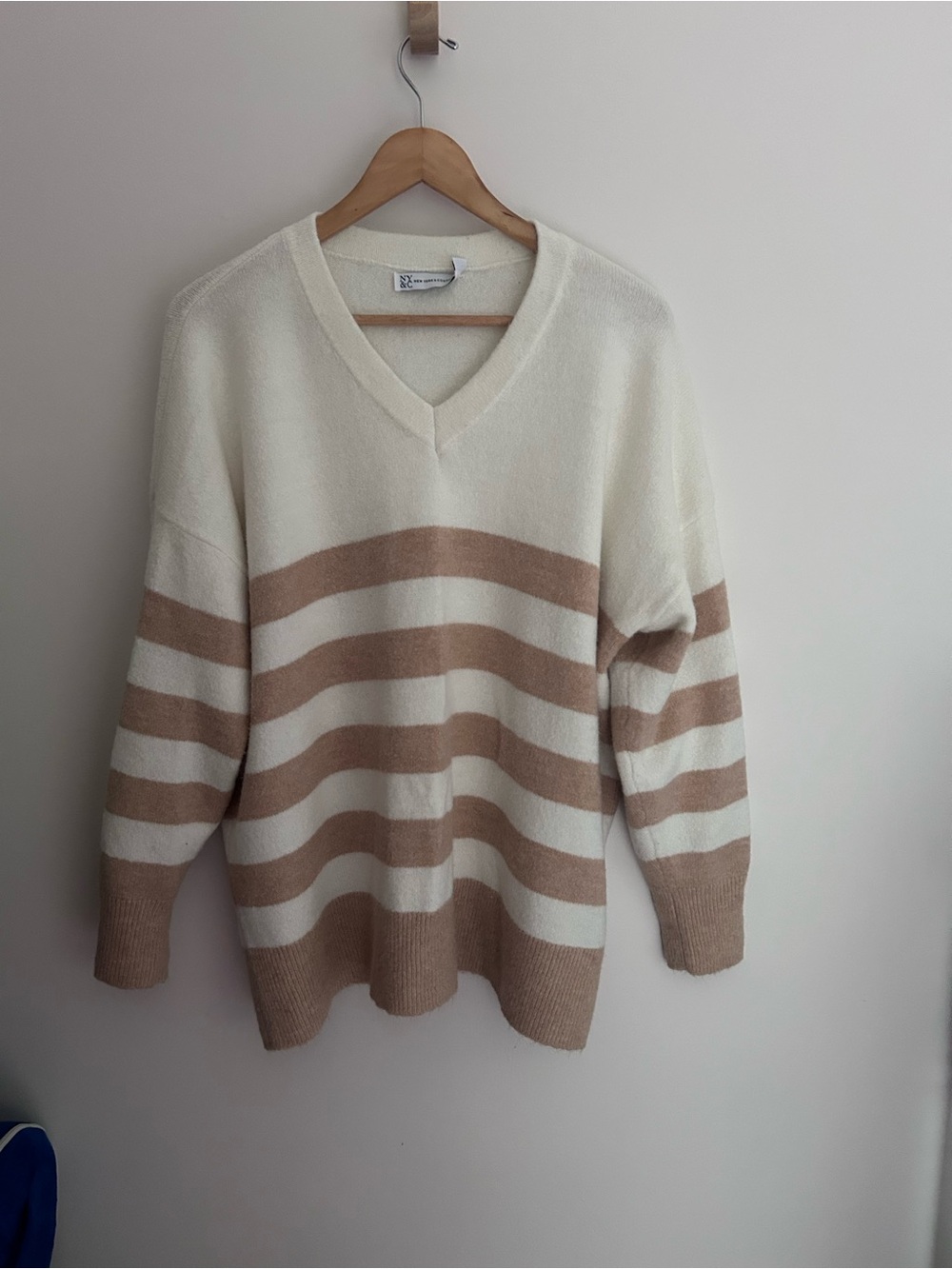 New York & Company Cream V-Neck Sweater